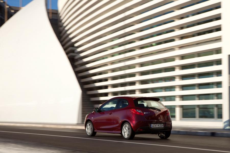  Mazda2 3-Door 2011 года  (фото 24 из 40)